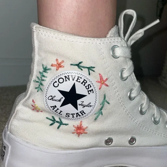 Hand-embroidered white platform converse! - Picture 3 of 4